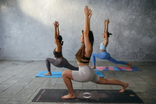 posture-guerrier-3-femmes
